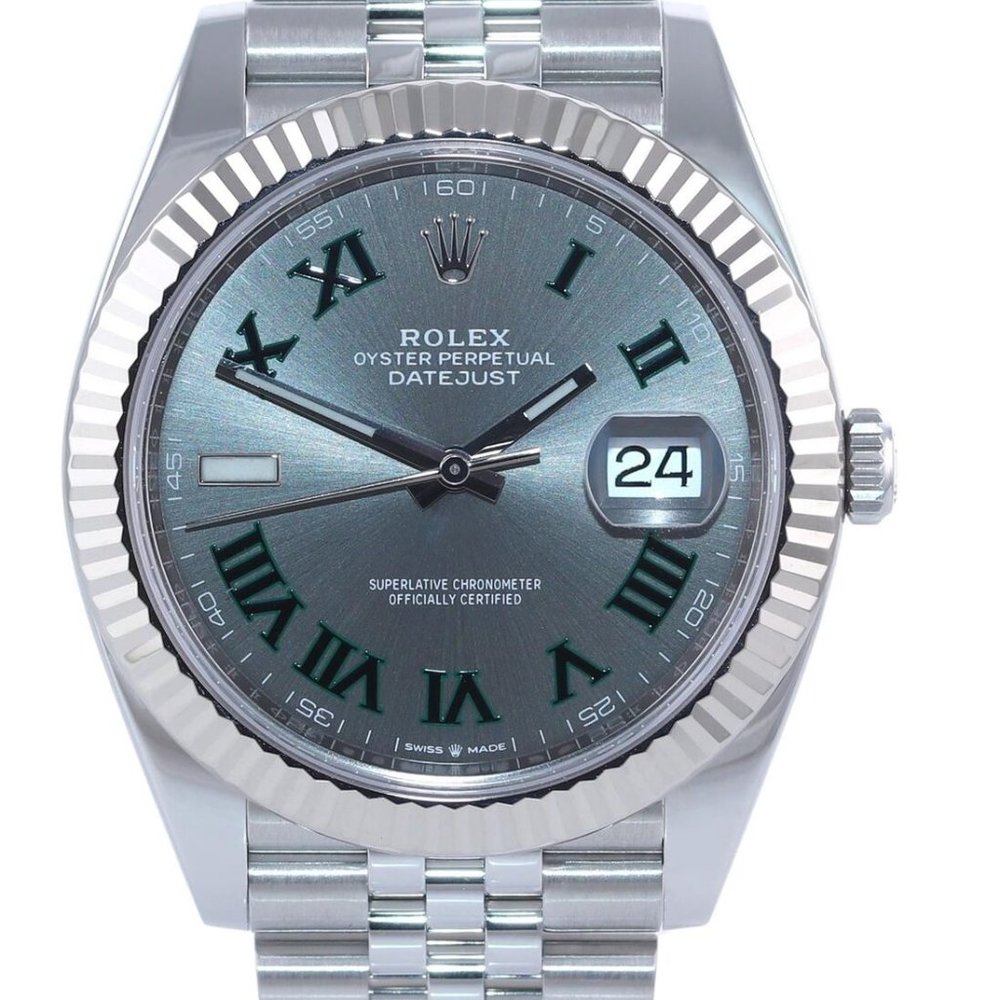 Brand New! Rolex 2023 41mm Men's Gold Watch! With Box and Papers